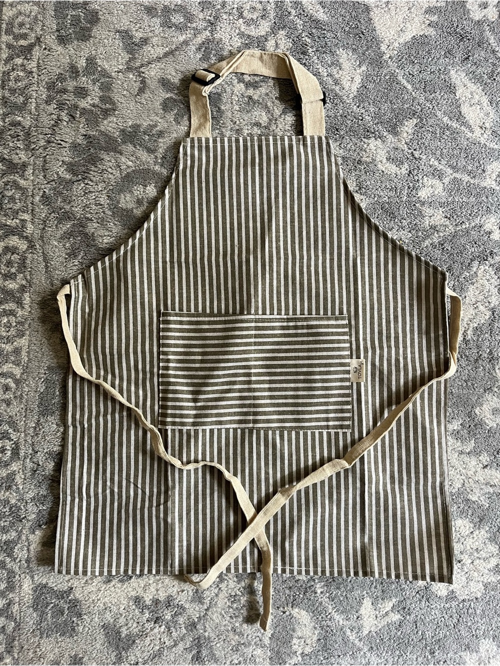 Kids apron NWOT